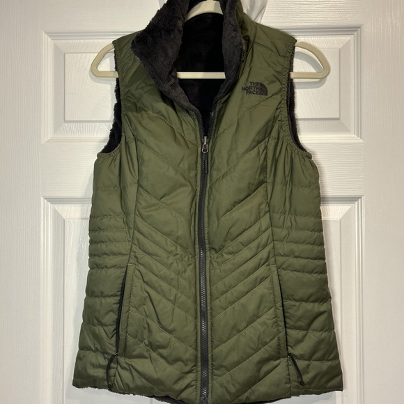 The North Face Jackets & Blazers - The North Face Reversible Olive Quilted Faux Fur Vest Womens S Cozy Utility Luxe